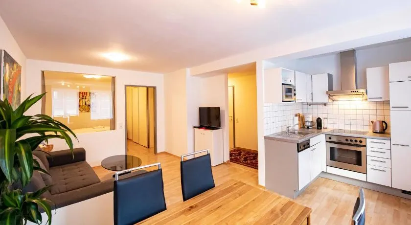 Astoria Apartments - Image 1