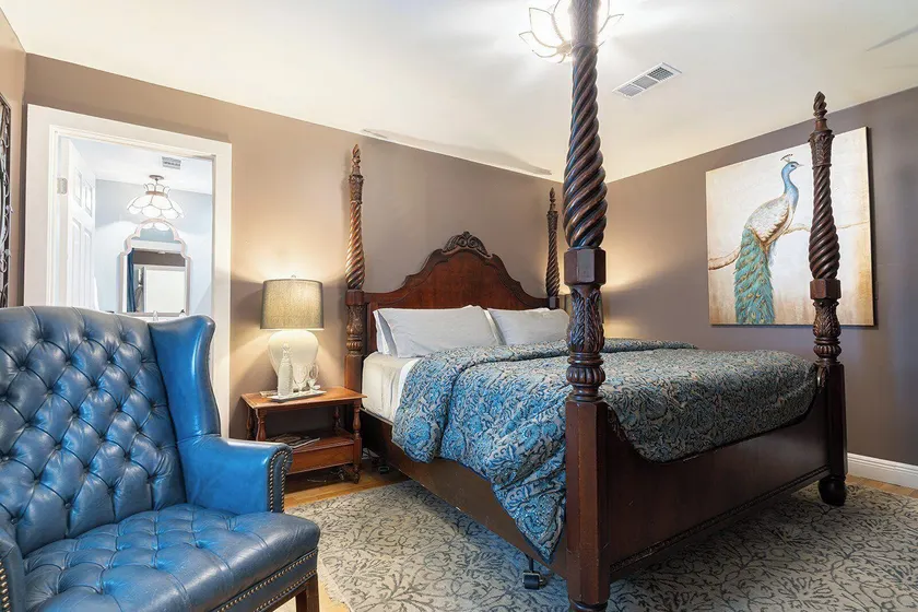 The August Inn - Image 1