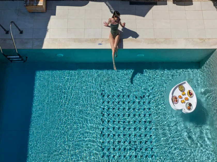 Villa Arancia A Slice of Paradise Pool & 2 Jacuzzis - Image 1