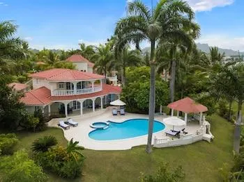 Crown Villas 4 bdrm - Image 1