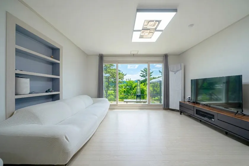 Busan Mandiga Pool Villa - Image 1