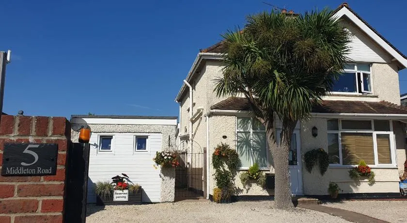 Felpham Guest House - Self Catering - Image 1