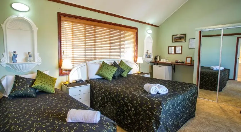 Ainslie Manor Guest House - Image 1