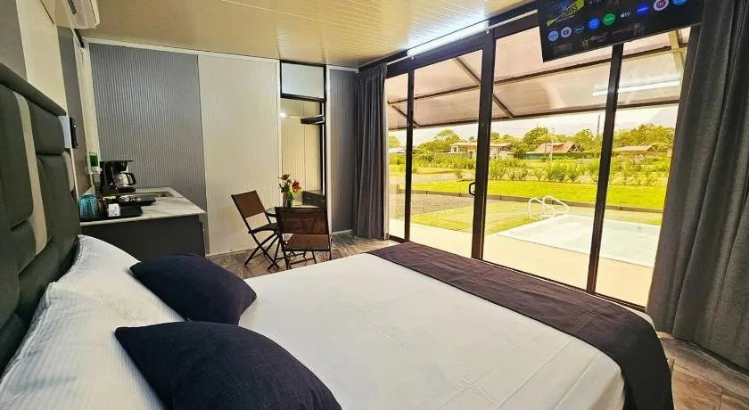 Casa Cristal # 1 - Image 1