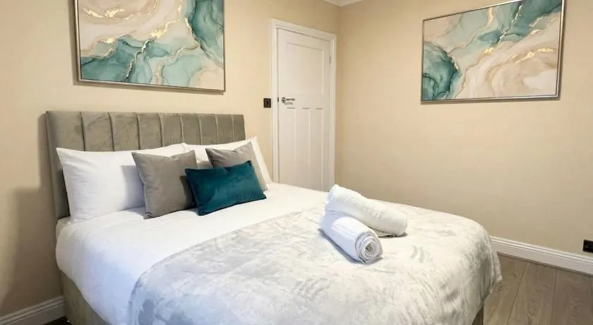 Grand Royal Guesthouse - Image 1