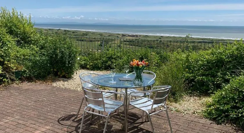 Cottage , seaside views, quiet beach, awesome view - Image 1