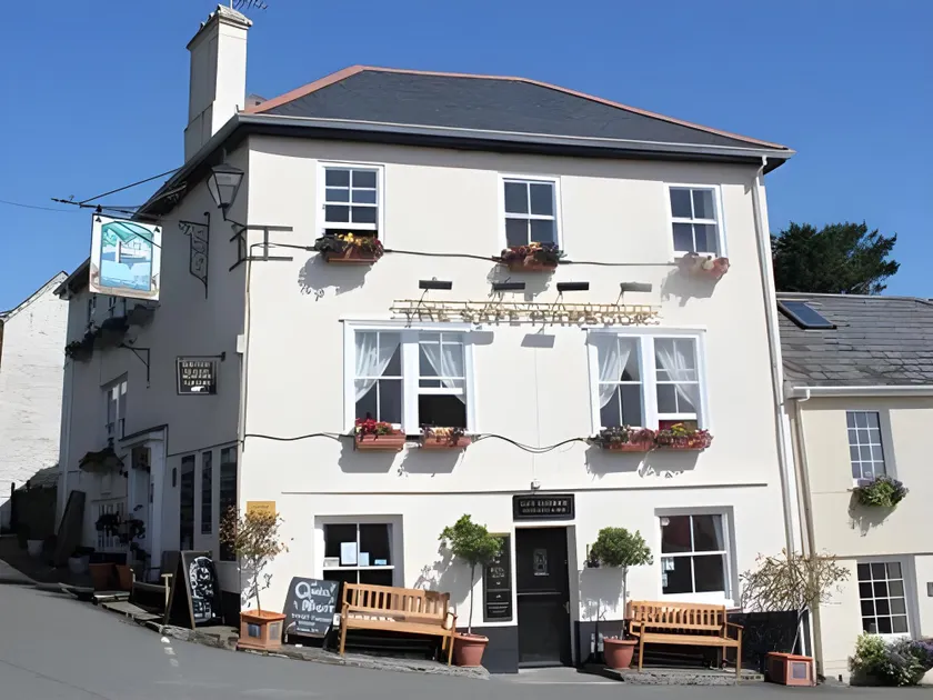 The Safe Harbour Hotel - Image 1