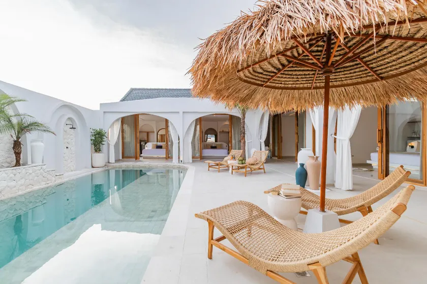 CODYARD LUXURY SUITES, close to Seseh Beach - Image 1