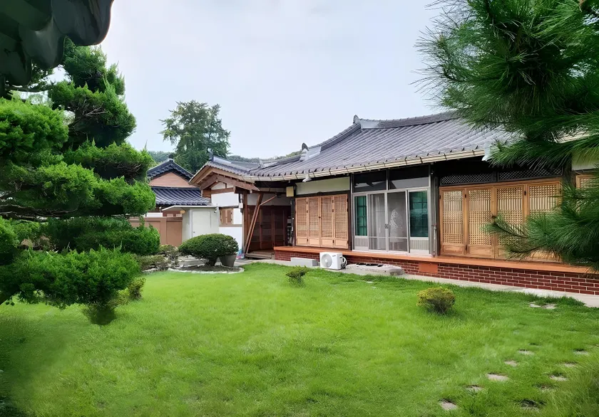 Jeonju Hanok Sanminjae Pension - Image 1