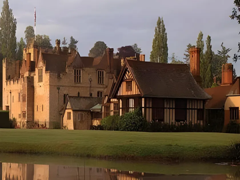 Hever Castle Luxury Bed and Breakfast - Image 1