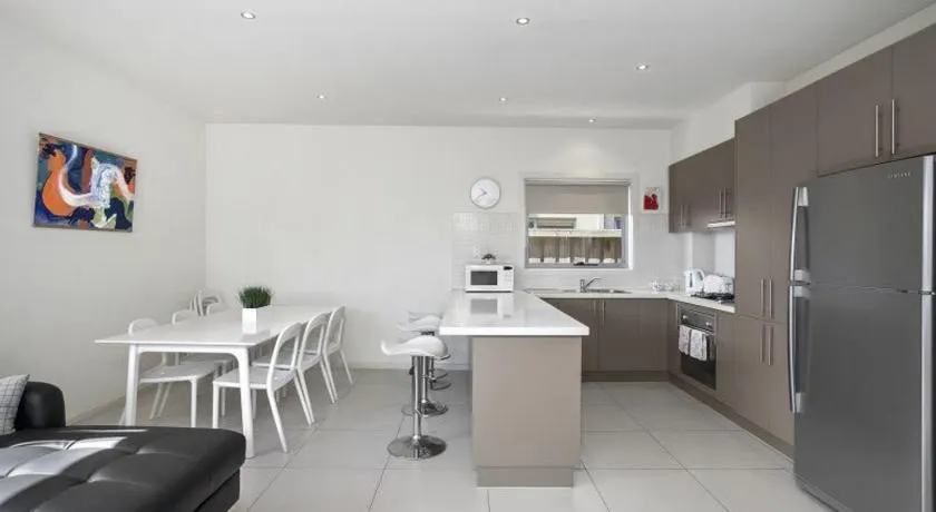 Spacious Townhouse Central St Leonards - Image 1