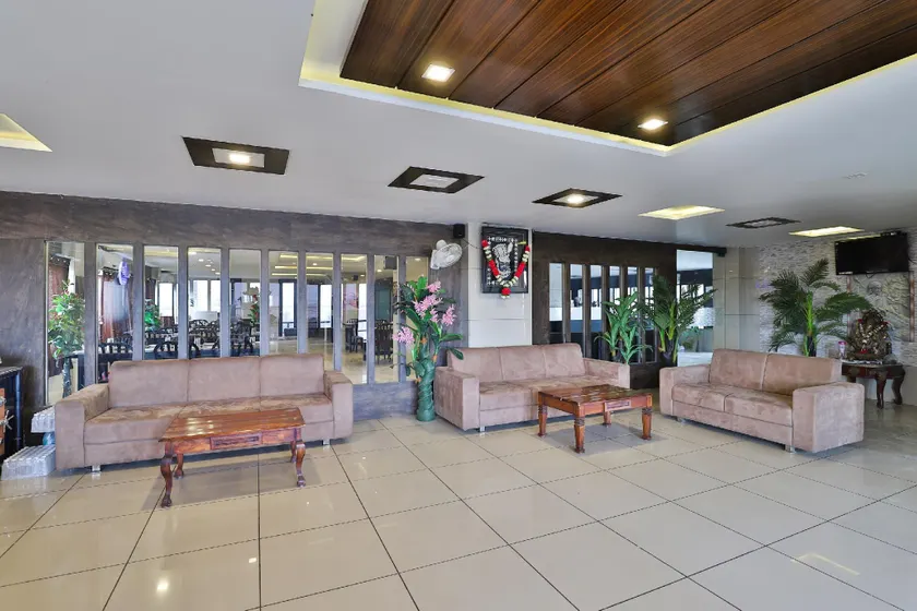 OYO 36026 Comfort Inn Regency - Image 1