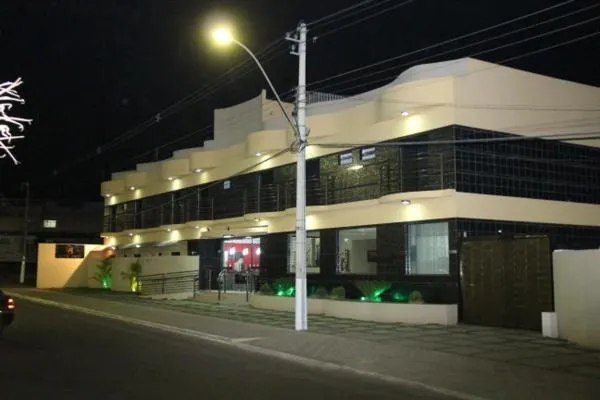 Gold Hotel - Image 1
