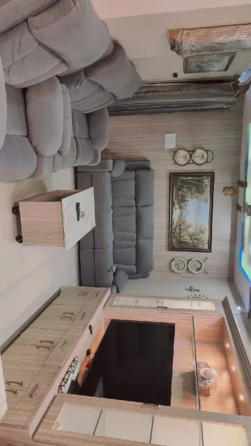 Modern furnished apartment - Image 1