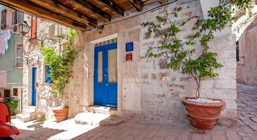 Guest house SOTTO I VOLTI Centro Storico - Image 1