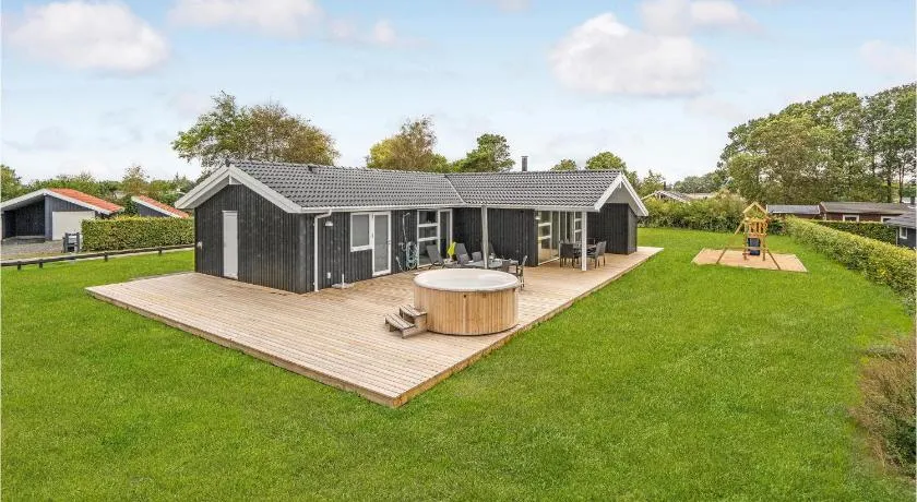 Beautiful Home In Hadsund With Sauna - Image 1