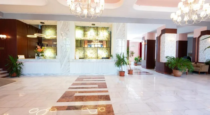 Hotel Ambasador Mamaia - Image 1