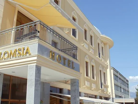 Hotel Lomsia - Image 1