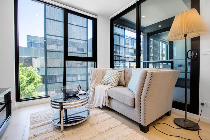 Stunning Light&Bright New One Bedroom APT@Hawthron - Image 1
