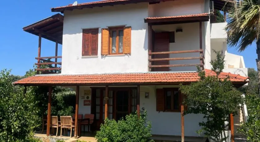Mandalina Kapı Evleri - Image 1