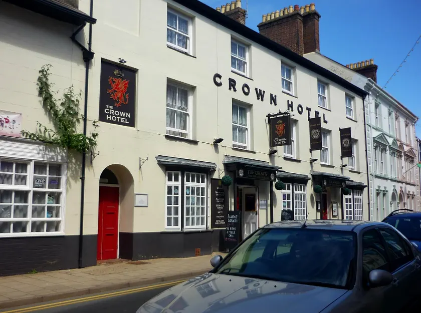 The Crown Hotel - Image 1