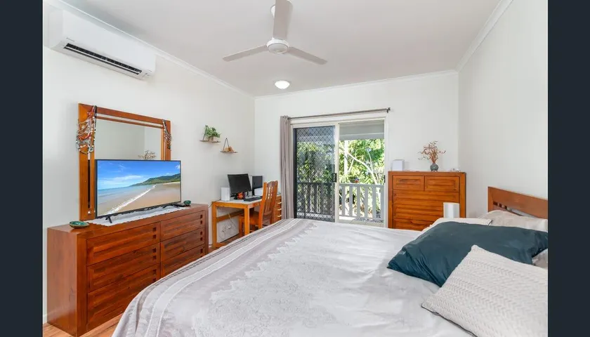 Entire 2 bedroom townhouse - Four Mile Beach Escapes - your home away from home - Image 1