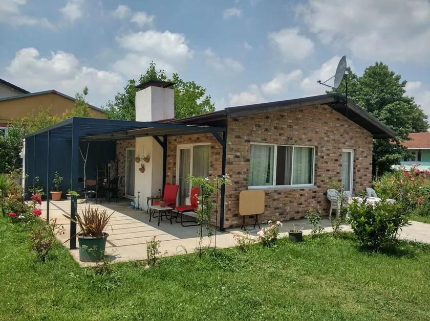 KARTEPE RENKLİ EVLER / Yeşil Ev - Image 1