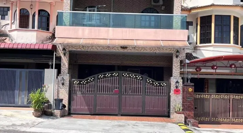 Menglembu Hill Home Stay - Image 1