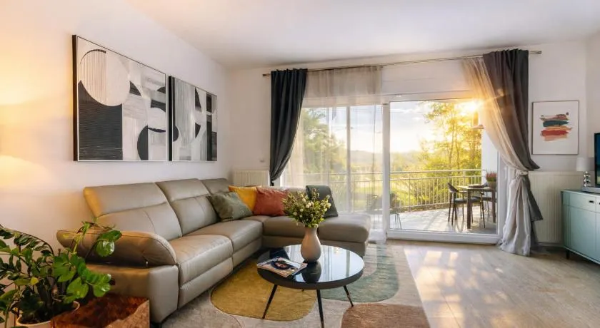 FortySix Apartment - Image 1