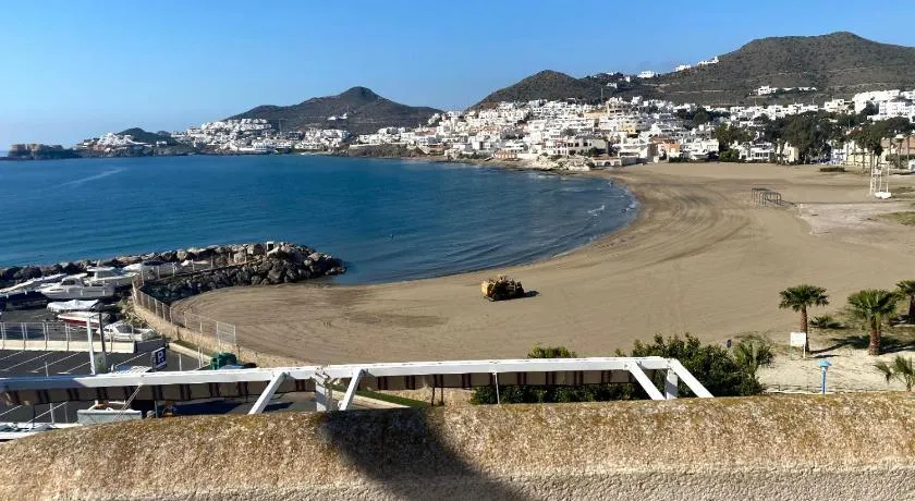 Apartamentos El Puerto - Image 1