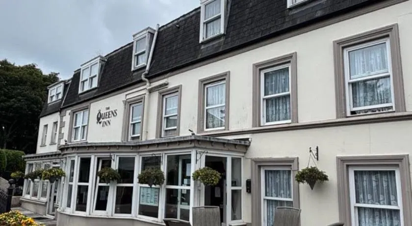 The Queens Inn - Image 1