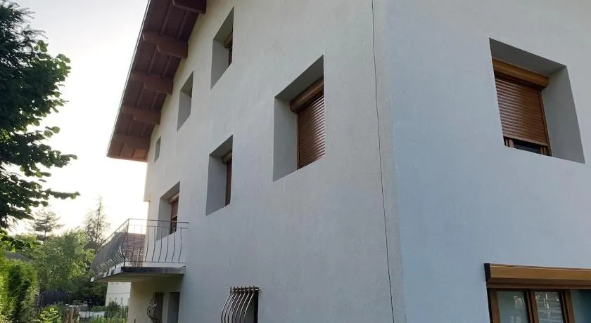 Appartement 4 pièces dans une maison au calme - Image 1