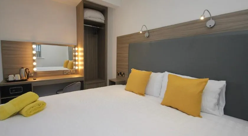 Guest Rooms @ 128 - Image 1