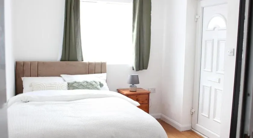 Front House suite - Image 1