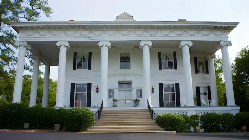 Lookaway Inn - Image 1
