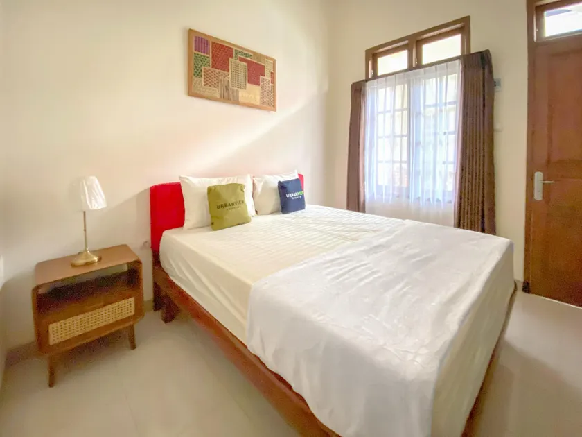 Urbanview Raden Mansion Jember - Image 1