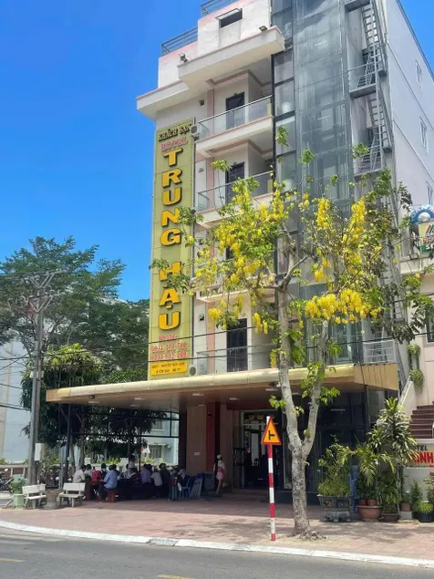 Trung Hậu Hotel - Image 1