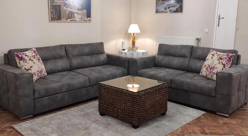 Smart Choice Home - Image 1