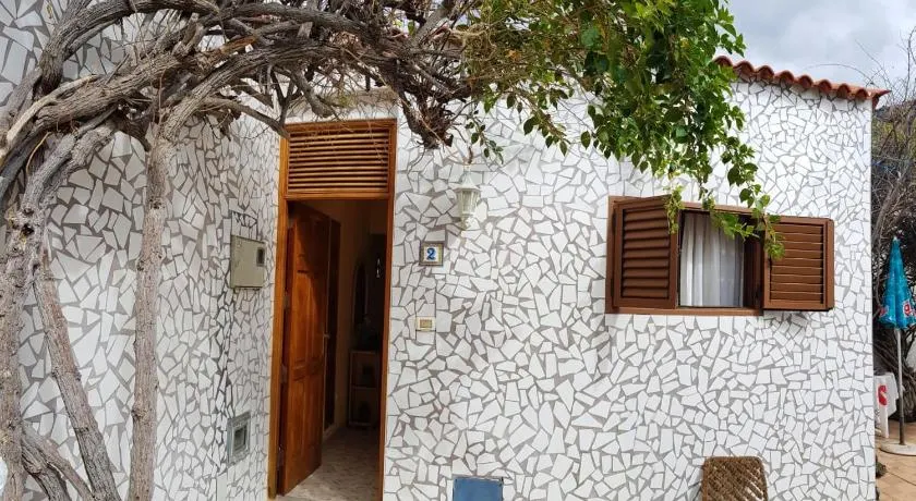 Comfortable bungalow in Santiago del Teide - 60 m² with balcony - Image 1