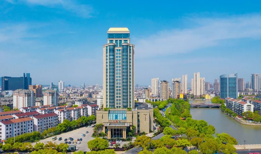 Dongdu Narada Grand Hotel - Image 1