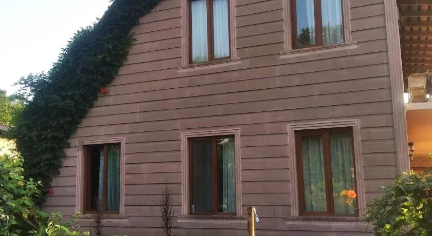 Roin Guest House - Image 1
