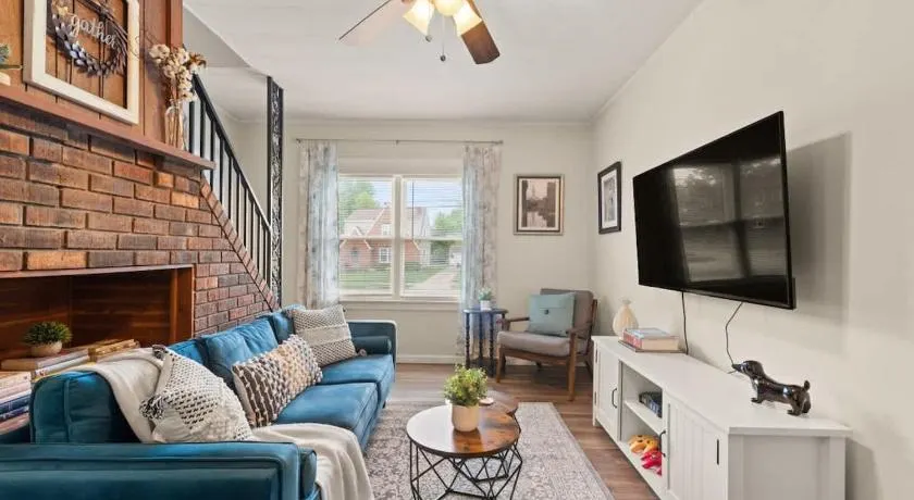 Double the Space for Large Groups Entire Duplex - Image 1