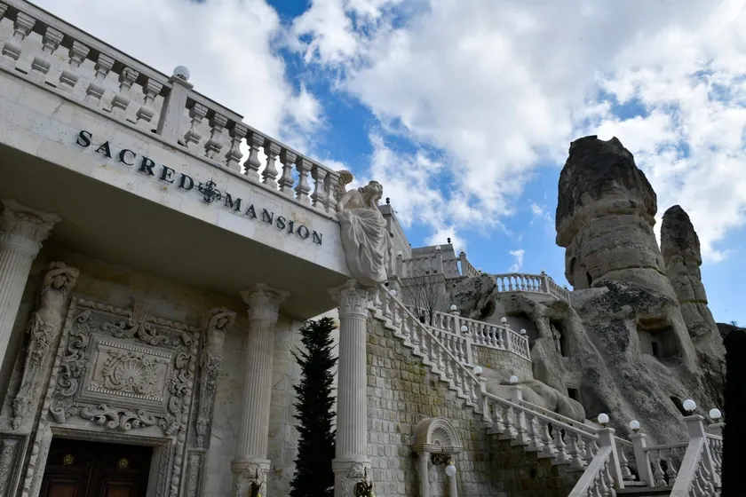 Sacred Mansion - Image 1