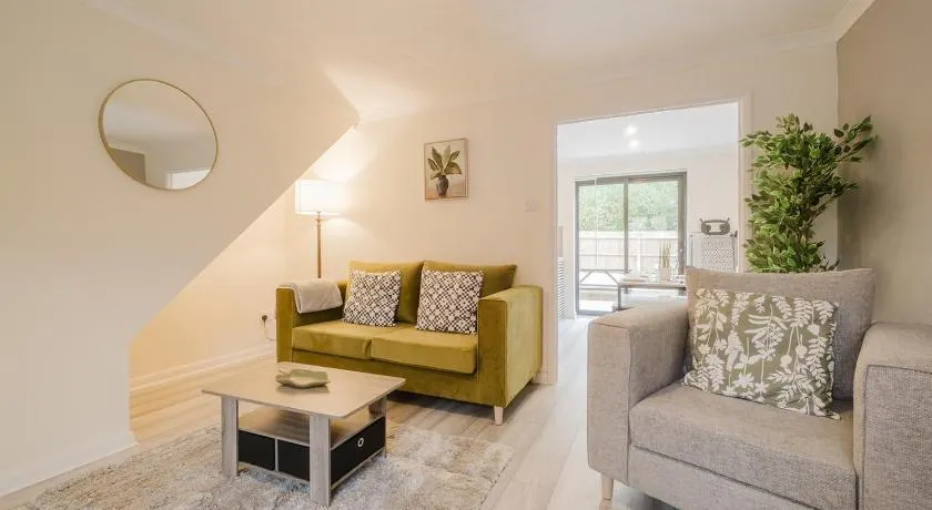 Modern and Stylish Home away from Home - Image 1