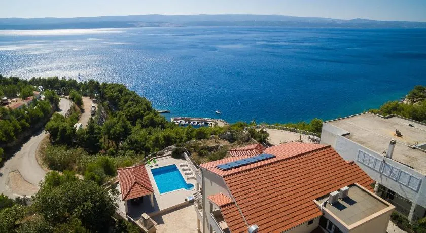Beachfront Apartments Lara - Image 1