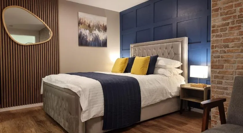 Boxford Lodge - Serviced Apartment in Bracknell, near Ascot & Windsor, Free Parking - Image 1