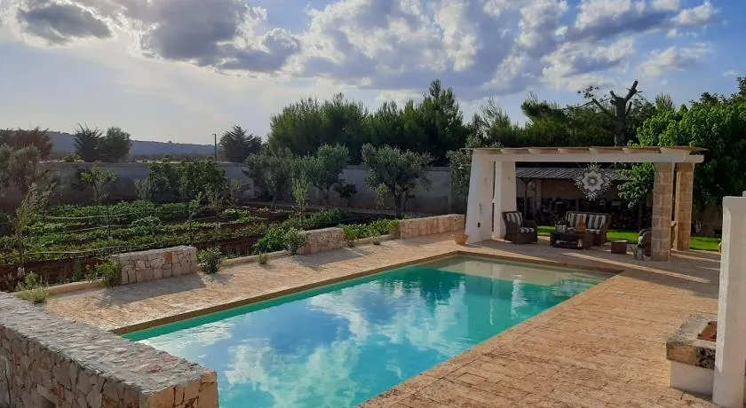 La Cuccuvascia pool house by LoveSud - Image 1