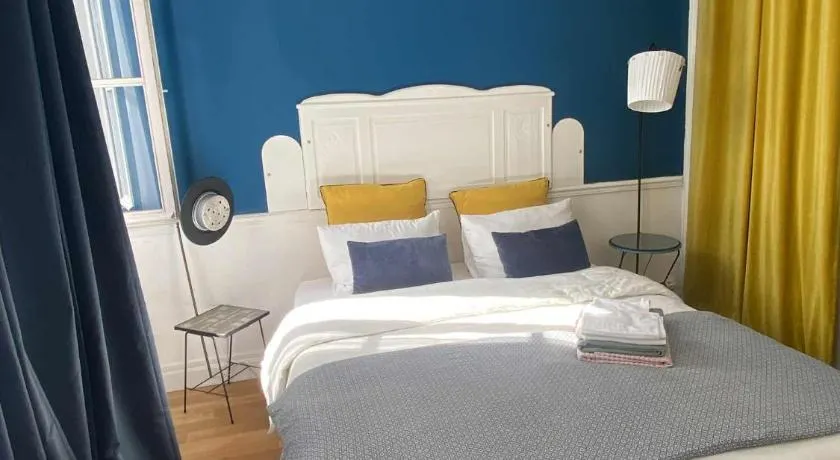 Chambre bleue et or 16m2 chez l'habitant dans appartement 100m2 centre ville - Image 1