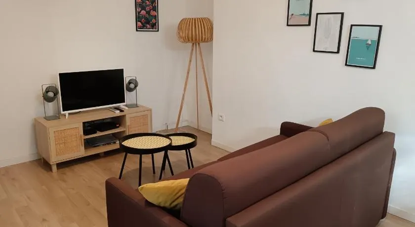 Au Cosy Branché - Image 1