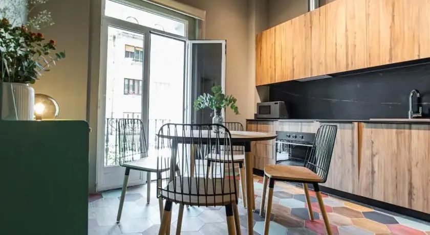 REINA FLAT - Image 1
